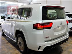 تۆیۆتا لاند کروزەر